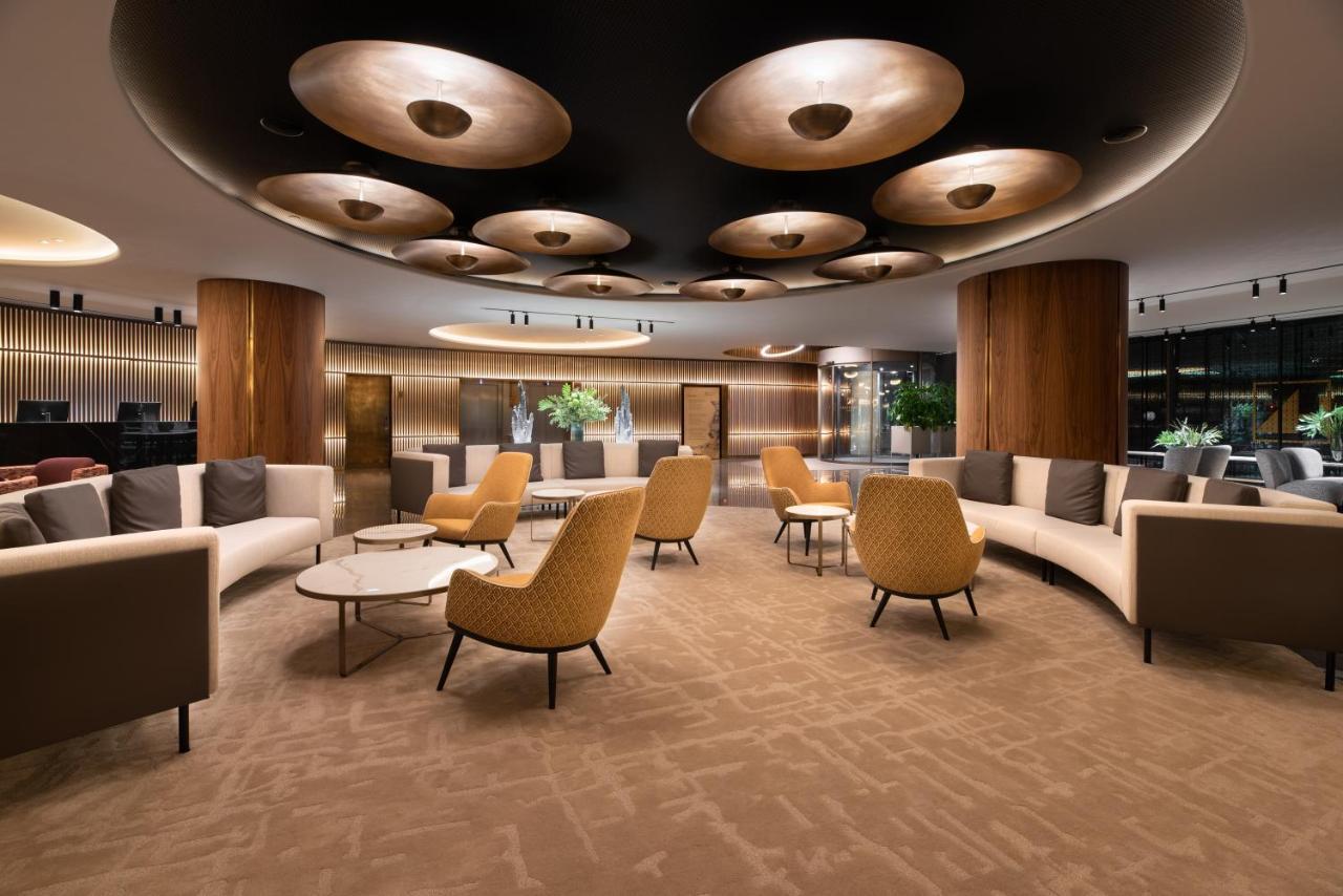 فندق Eurostars Aliados بورتو المظهر الخارجي الصورة The new lounge at London Heathrow Airport