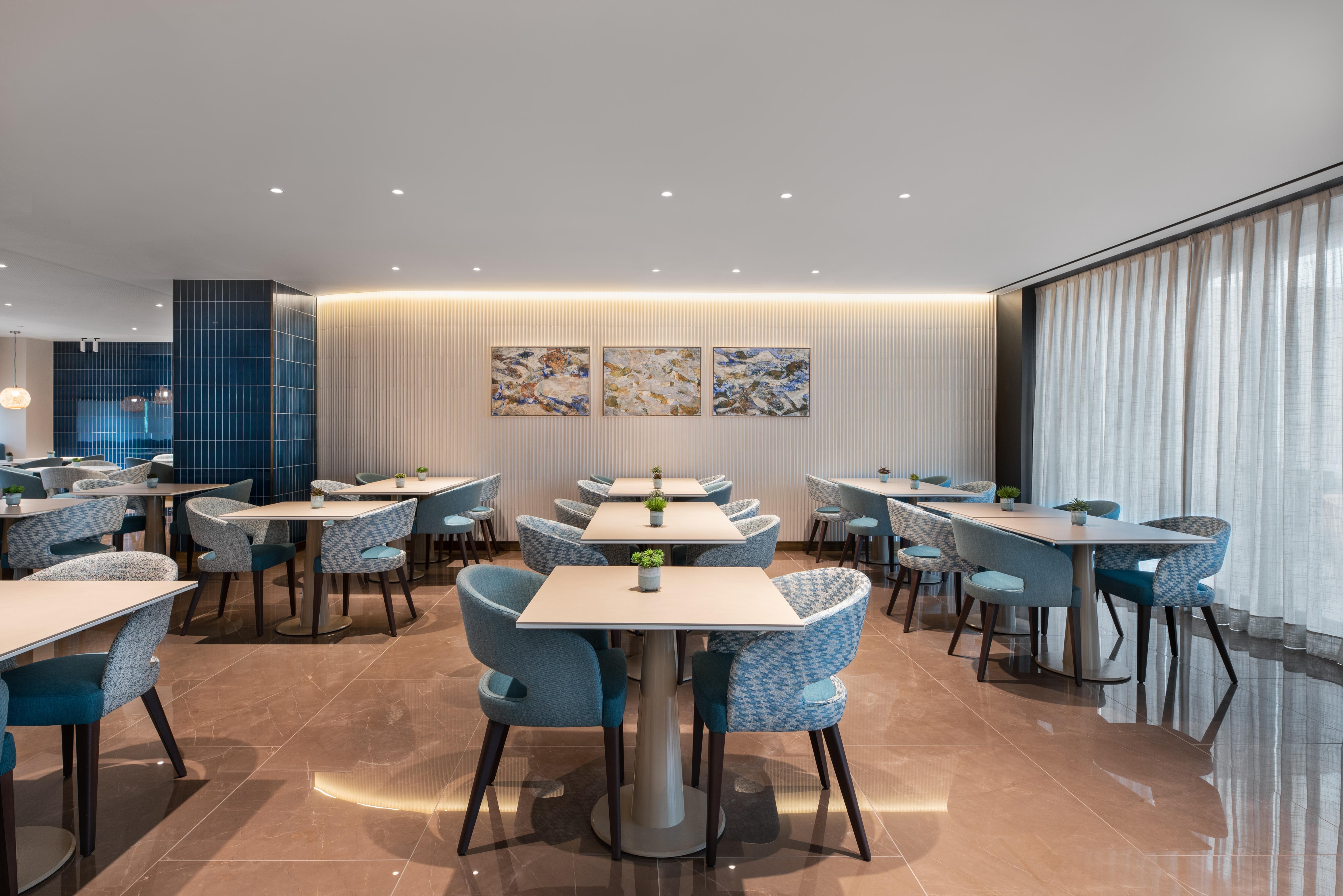 فندق Eurostars Aliados بورتو المظهر الخارجي الصورة The lounge at the airport
