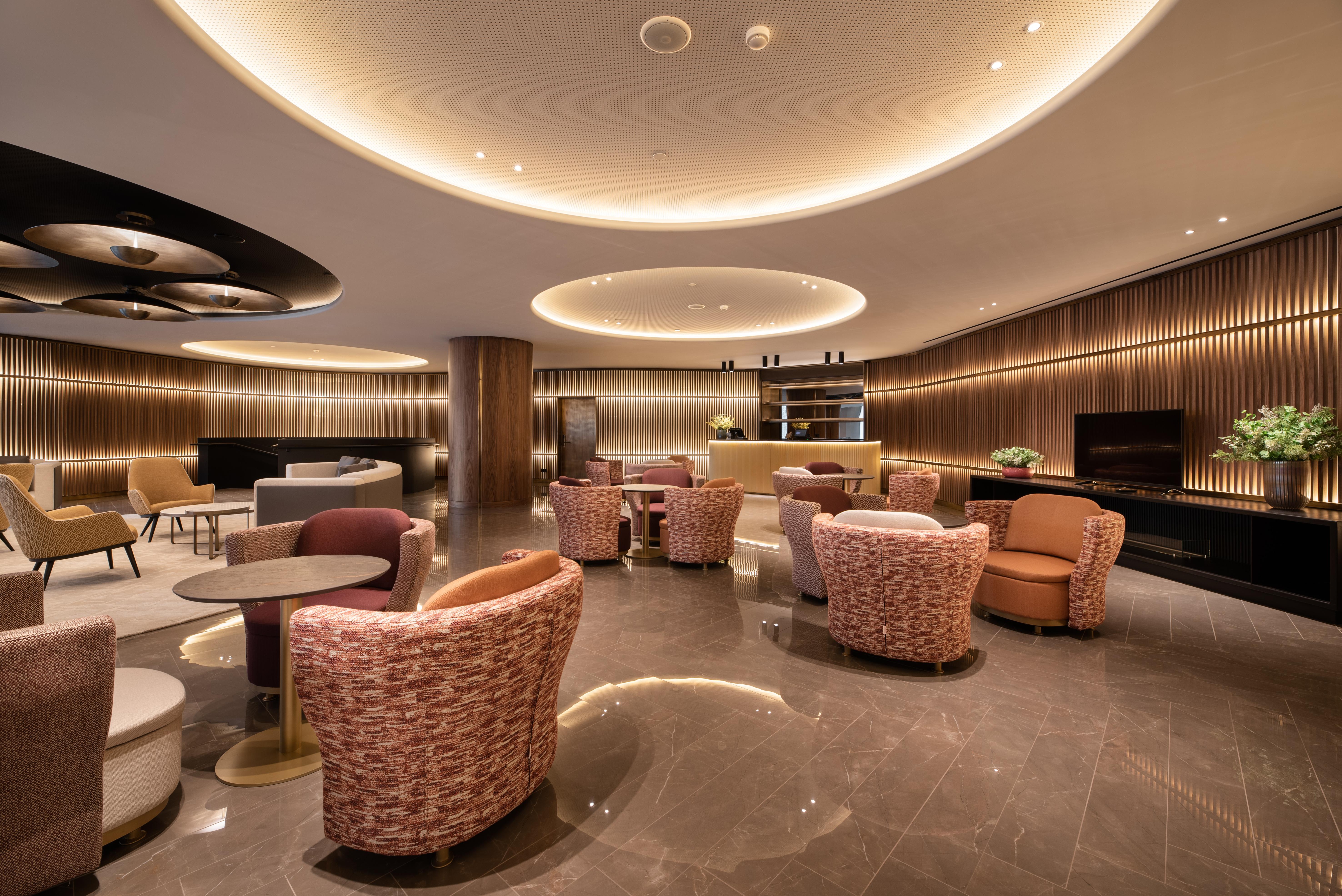 فندق Eurostars Aliados بورتو المظهر الخارجي الصورة The lounge at Hong Kong International Airport